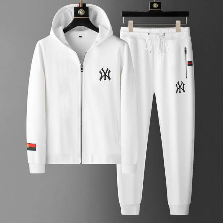 Picture of Gucci Sweater Suits _SKUGucciM-4XL25c0339994